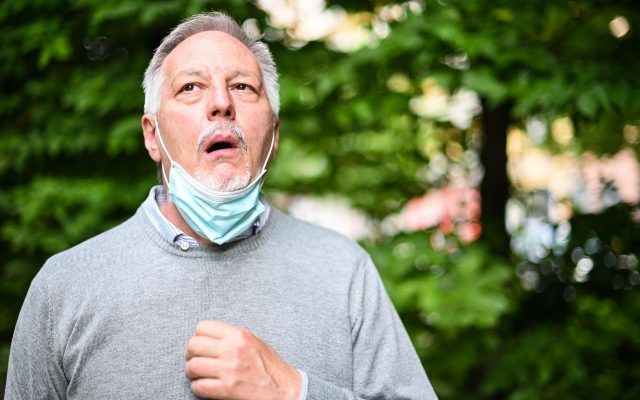 Đợt cấp COPD có thể xảy ra với bất kì ai mắc phải phổi tắc nghẽn mạn tính