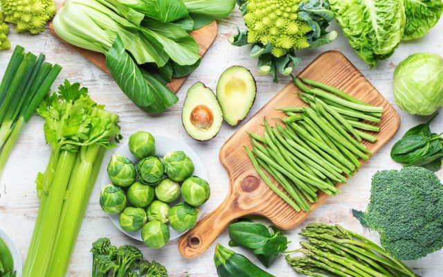 Người bị COPD nên ăn nhiều rau quả xanh để bổ sung vitamin cho bản thân