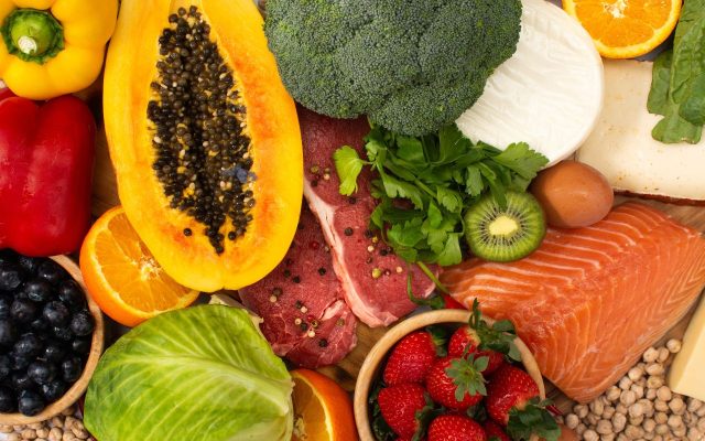 Bổ sung vitamin thông qua các thực phẩm hàng ngày